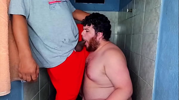 Encanador Veio Arrumar O Chuveiro E Acabou Me Fodendo No Banheiro Sem Capa thumbnail