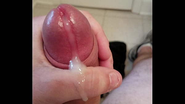 Play MP4 - Quick cum in the bathroom&excl; &semi;&rpar;