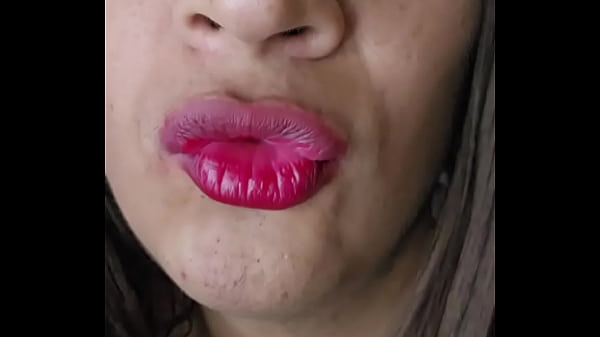 Play MP4 - Travesti senxual bailando rico