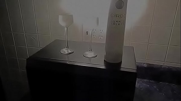 A SUPER_THICK FAMALE RAPPER