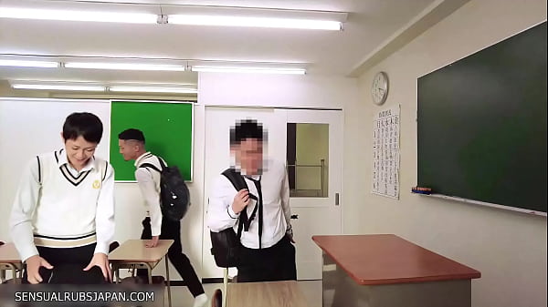 Play MP4 - Japanese Students have threesome sex