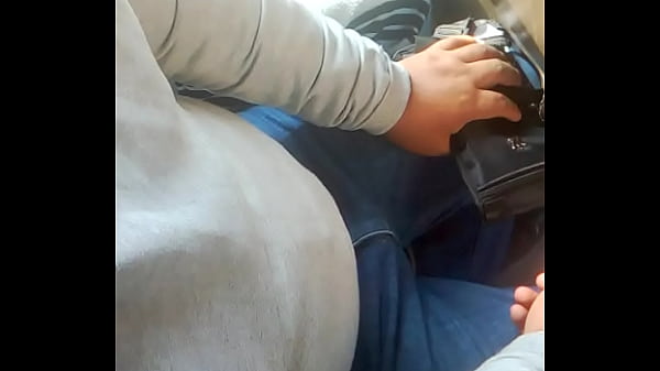 Buen bulto de mi t&iacute_o en el bus