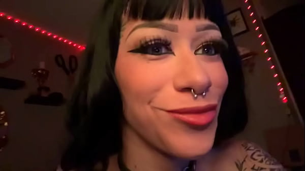 Nonton Bewbs? - #142 thumbnail