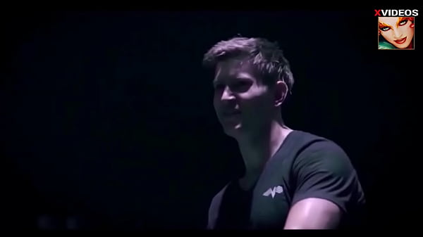 Batwoman ebony sexy cop groin knee & kick in the balls female power balls busted hot black girl police officer kicks some balls performing nutshots 