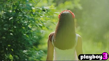 Nonton Petite Babe Revealed Her Stunning Body After Hot Striptease Session thumbnail