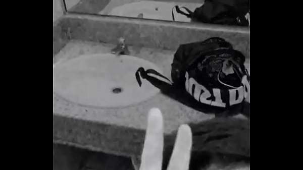 Me sac&oacute; la ropita en el pa&ntilde;o p&uacute;blico del supermercado