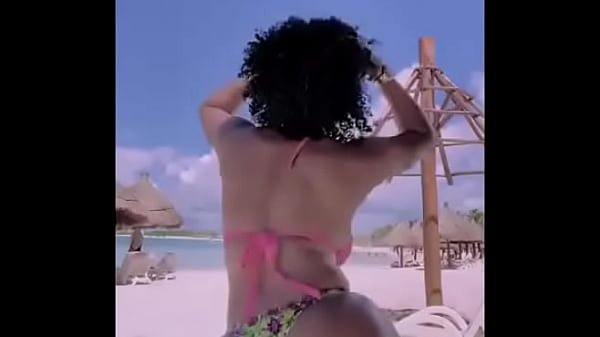 Nonton Big Ass Ebony Dance thumbnail