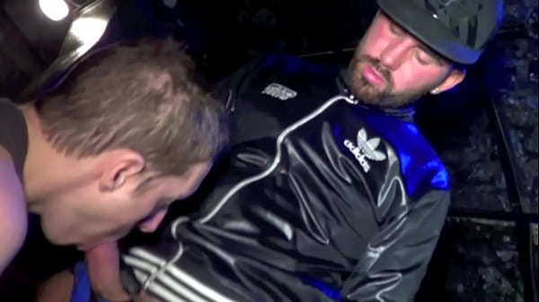 Passif Domin&eacute; Par Un Rebeu Avec Une Tres Gross Queue thumbnail