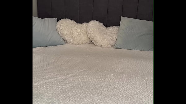 Nonton Stella Cardo Asks To Eat Her Pussy thumbnail