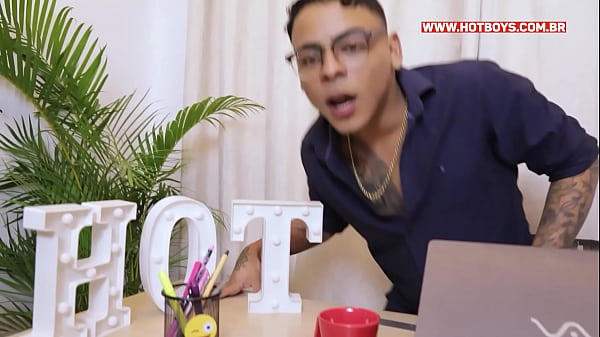 Teenpirocudo fodendo o amigo 