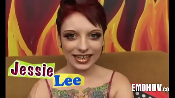 Nonton Emo Tatted Babe 221 thumbnail