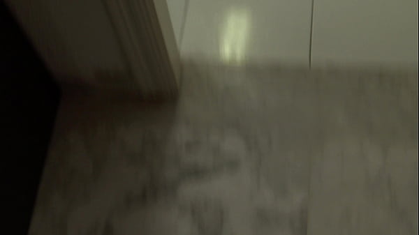 Play MP4 - Real voyeur business man lets his hairy Turkish muslim maid clean naked for him