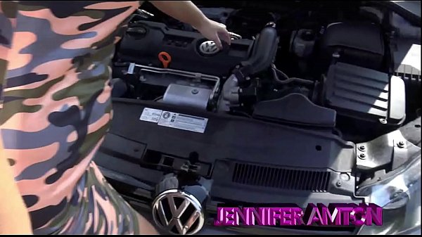 Play MP4 - STORY ABOUT A BROKEN CAR