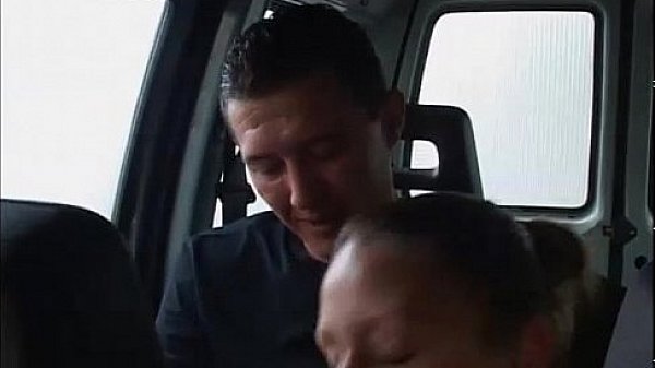 Ragazza italiana scopata nel furgone del sesso - van pussy italian girl very hot 