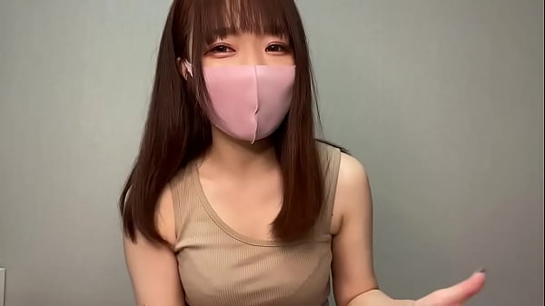 Play MP4 - Masturbate lying down in a tank top