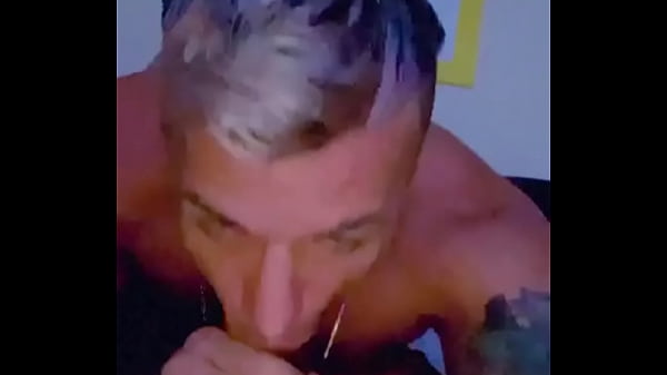 Play MP4 - arthur mondelo mamando o pol&iacute;cia e tomando o leite