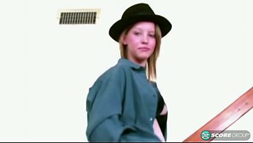 Missy Mae | Preggo Hipster Striptease