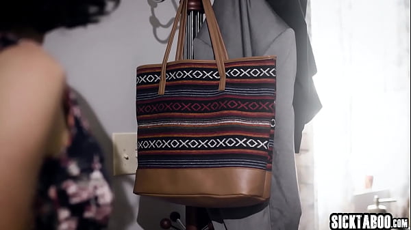 Petite teen Chloe Temple stole MILFs Krissy Lynn boyfriend and rodehis dick