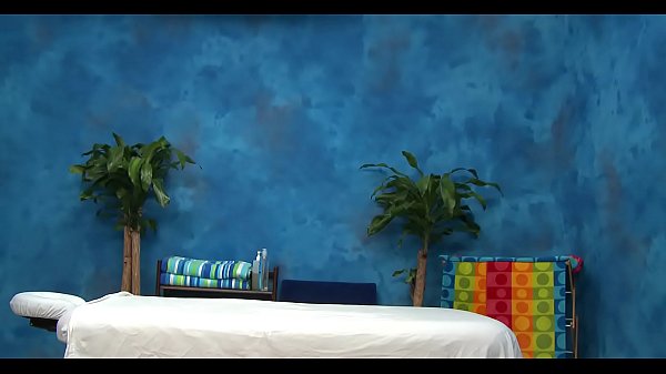 Nonton Frisky Playgirl Rides Hard Boner thumbnail