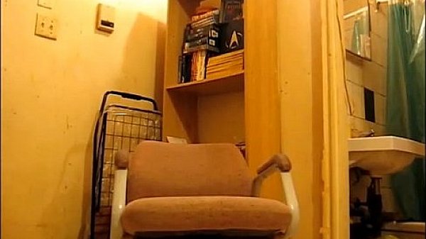 shemale PISSING like crazy! 