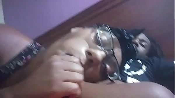 Nonton Nerdy Girl Gives Head thumbnail