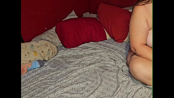 Play MP4 - Milf gets creampied hard