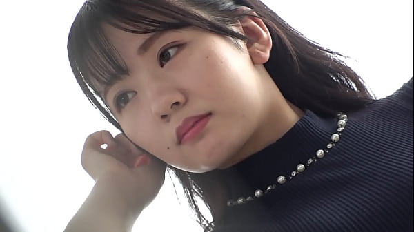 偽ヌードフォト撮影で、初対面の男と密着！旦那が好き&hellip;なはずなのに、硬いチ○コを押し付けられ奥さん発情！黒光りモデルの絶倫チ○コに連続中出しされ奥さん感激絶頂！【パート2】 thumbnail