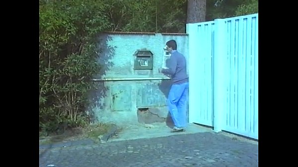 Play MP4 - Il vizio preferito di mia moglie &lpar;1988&rpar; - Blowjobs & Cumshots Cut