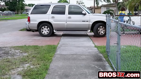 Nonton Trick Or Treat Turned Deepthroat And Fuck With A Pumpkin Twist thumbnail