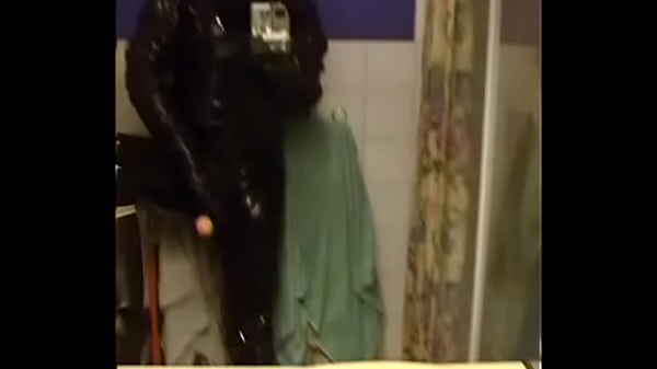 Roxina2002CockRiderInMirror220302.MPG