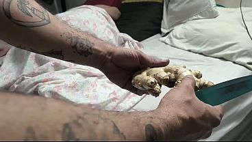 Nonton Ginger Butt. Fire In The Ass. I Blowjob My Master With A Ginger Plug In The Ass. Figging Make Me Horny thumbnail