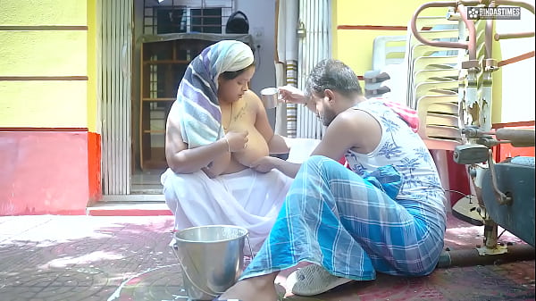 Play MP4 - Desi indian Milk Man Fucks Bhabhi ji After Seeing Her Huge Milky Boobs &lpar; Hindi Audio &rpar;