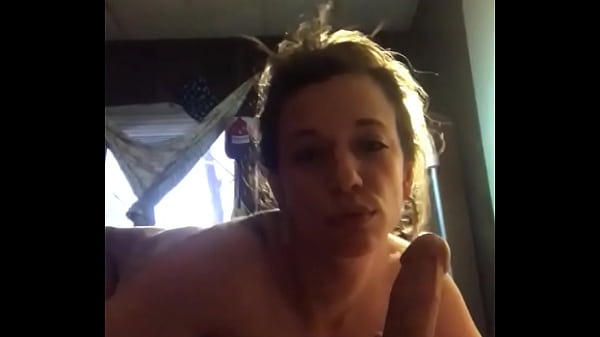 Nonton Ell Tru Sucks Cock thumbnail