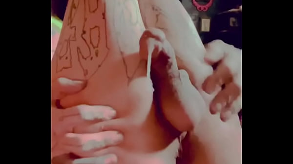 trans cumming no hands 