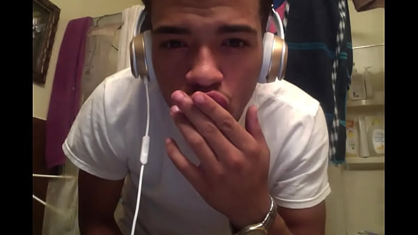 Nonton Beating Off thumbnail