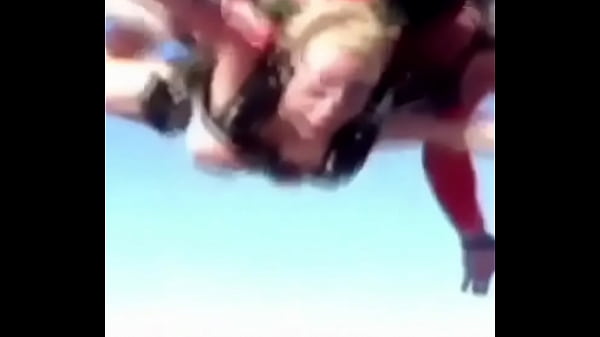 Play MP4 - flying  Fish