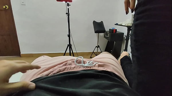 Cuando mi vecina llega y encuentra la casa sola nos comemos bien delicioso