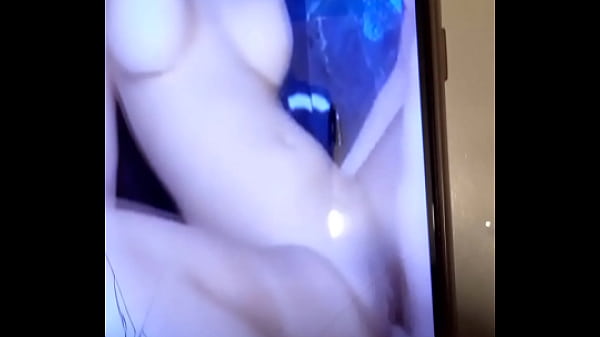 Masturbandome con una flaquita chichona