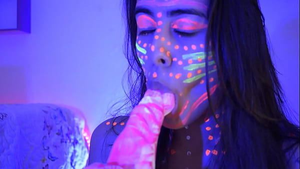 Nonton Naughty Blowjob To A Big Shape Dildo thumbnail