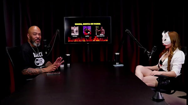 Quem ela mama, senta ou passa, o tamanho de pau preferido, e sobre o squirting... - Victoria Rubro (WATCH ON: SHEER/RED) 