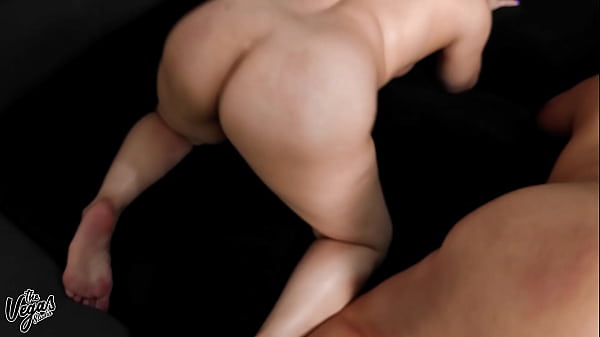 Oil betrayal & twerking two vixens take control 