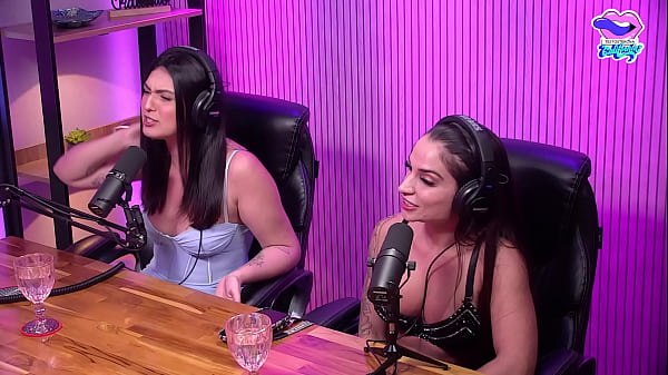 Play MP4 - A loirinha mostrou tudo para as duas gostosas