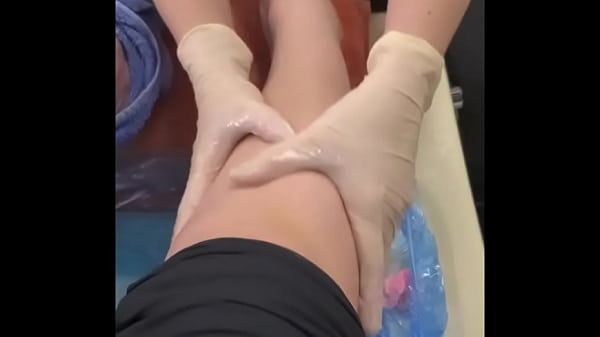 Nonton Pedicure In A Salon thumbnail