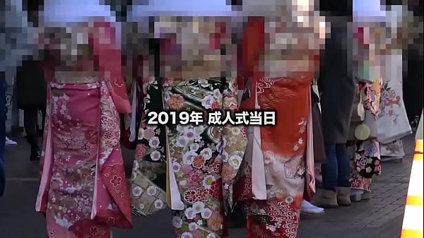 Nonton 成人式帰りの隠れ爆乳gカップ20歳 記念撮影と称してハメ撮りを撮影 1 thumbnail