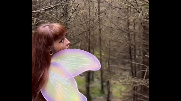Nonton Pixie Caught Playing In The Woods Gets Huge Facial thumbnail