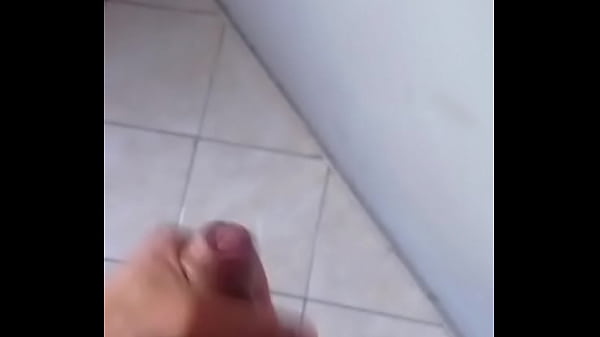 Play MP4 - Meu cunhado batendo punheta