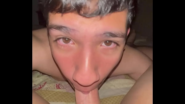 Play MP4 - Perrita peruana chupando pene de maduro latino