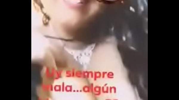 Chica muestra las testas en facebook 