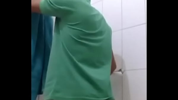 Play MP4 - Mulek&atilde;o na punheta parte 2