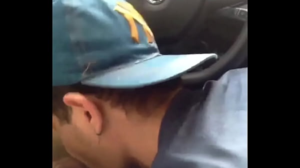 Play MP4 - Motorista do Uber me deu pica pra mamar